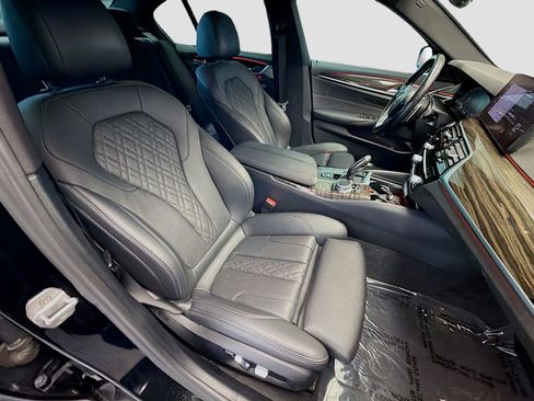 Used 2021 BMW 530i w/ Convenience Package image 15