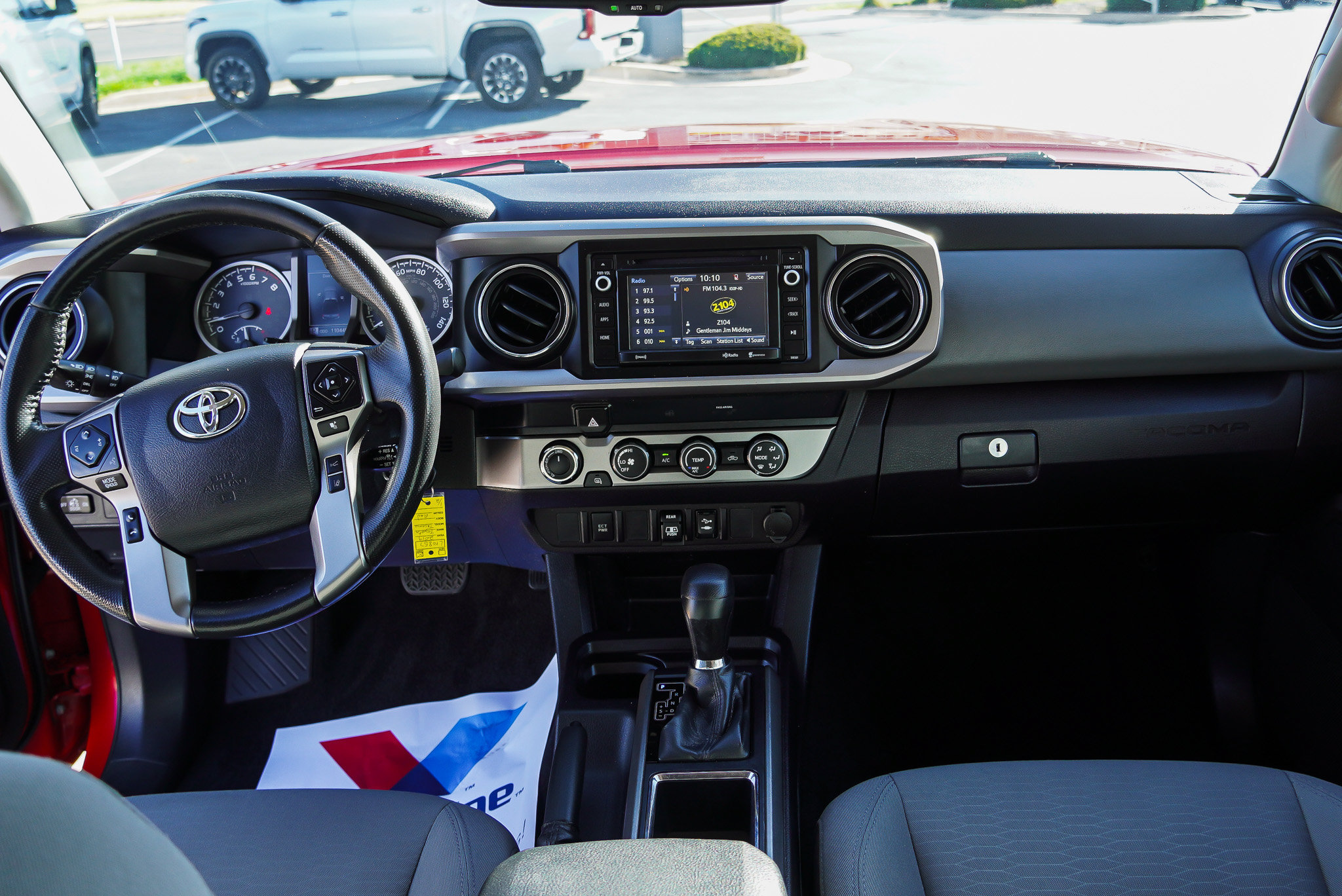 Used 2019 Toyota Tacoma SR5 AWD/4WD image 32