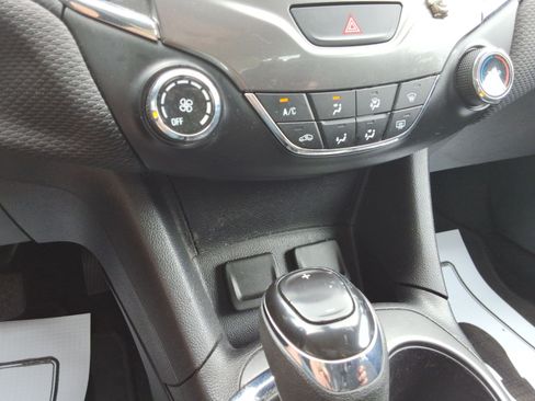 Used 2017 Chevrolet Cruze LT FWD image 17