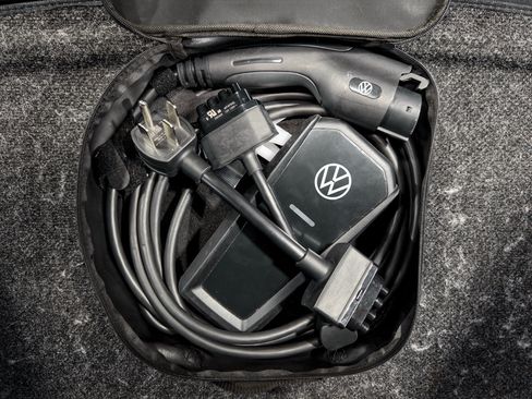 Used 2023 Volkswagen ID.4 Pro S AWD/4WD image 6