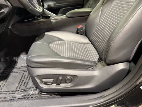 Certified 2023 Toyota Camry SE image 13