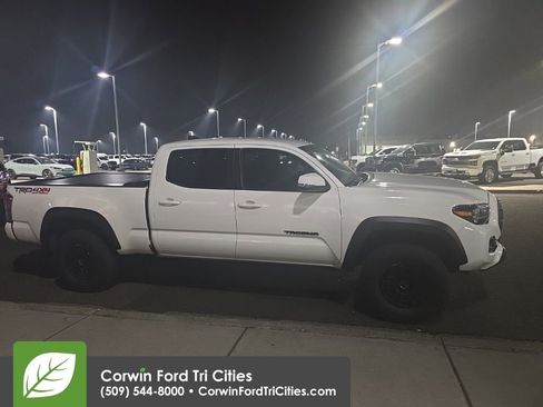 Used 2023 Toyota Tacoma TRD Off-Road w/ Technology Package image 3