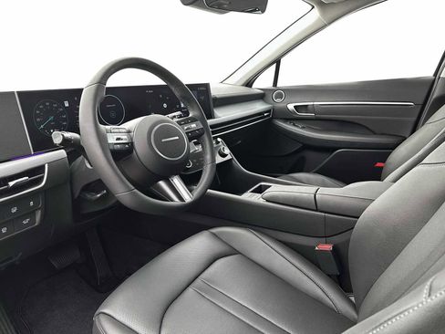 New 2025 Hyundai Sonata Limited image 14