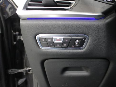 Used 2022 BMW X7 xDrive40i w/ Premium Package AWD/4WD image 10