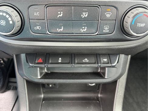 Used 2021 Chevrolet Colorado LT w/ LT Convenience Package image 24