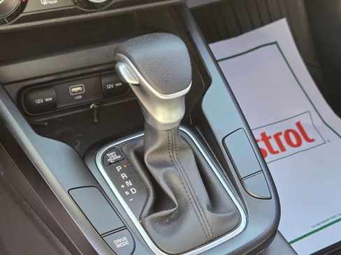 Used 2025 Kia Soul LX w/ LX Technology Package FWD image 27