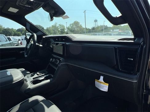 New 2025 GMC Sierra 2500 AT4X image 30