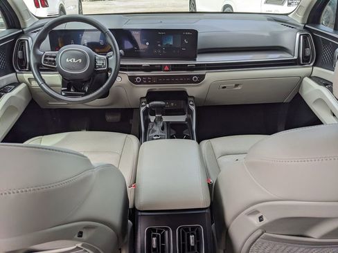 Certified 2025 Kia Sorento EX AWD/4WD image 14