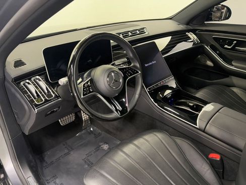 Used 2023 Mercedes-Benz S 580 4MATIC Sedan w/ AMG Line image 9