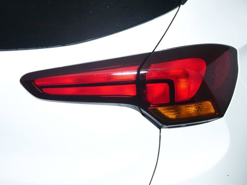 Certified 2022 Buick Encore GX Select w/ Safety Package II image 17