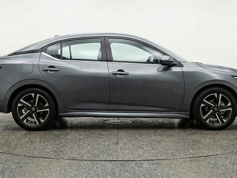 Used 2025 Nissan Sentra SV image 11