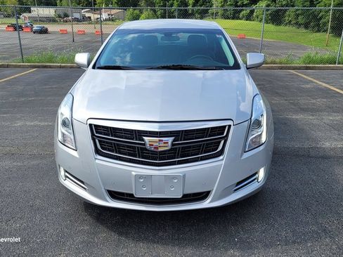 Used 2017 Cadillac XTS Luxury FWD image 1