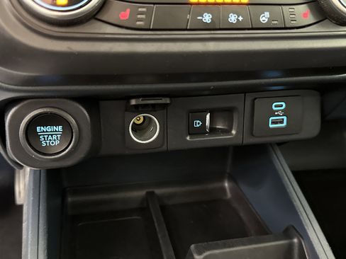 Used 2024 Ford Maverick Lariat w/ Black Appearance Package image 28