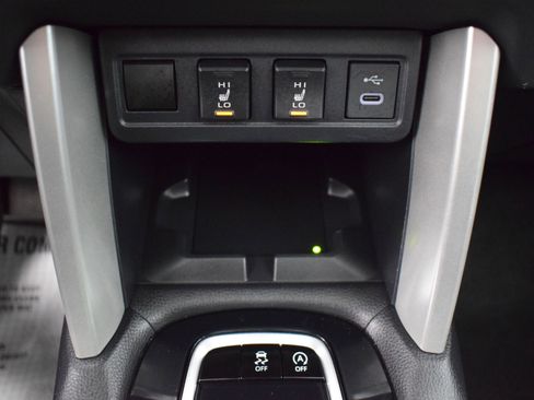 Used 2024 Toyota Corolla Cross XLE w/ Convenience Package image 16