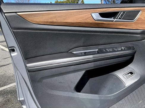 Used 2024 Volkswagen Atlas SE image 26