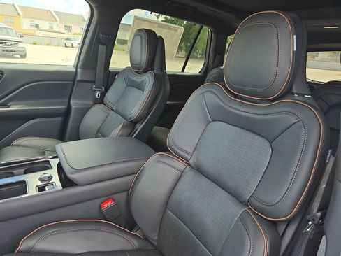 New 2025 Lincoln Aviator Black Label w/ Black Label Special Edition image 18