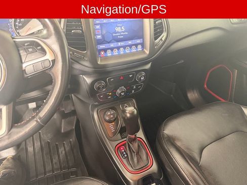 Used 2018 Jeep Compass Trailhawk w/ Leather Interior Group AWD/4WD image 3