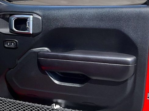 Used 2018 Jeep Wrangler Unlimited Sport S AWD/4WD image 25