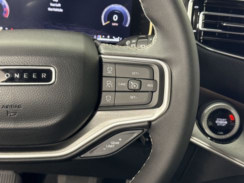 New 2025 Jeep Wagoneer 4WD w/ Convenience Group I image 18