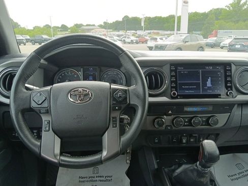 Used 2021 Toyota Tacoma TRD Off-Road w/ Technology Package AWD/4WD image 25