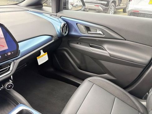 New 2026 Chevrolet Equinox EV LT FWD image 24