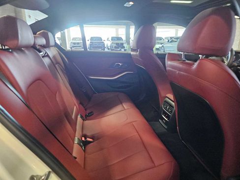 Used 2025 BMW 330i xDrive Sedan w/ M Sport Package image 38