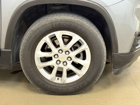 Used 2019 Chevrolet Traverse LS FWD image 4