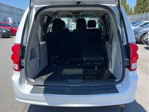 Used 2017 Dodge Grand Caravan SE w/ Power Window Group FWD image 5