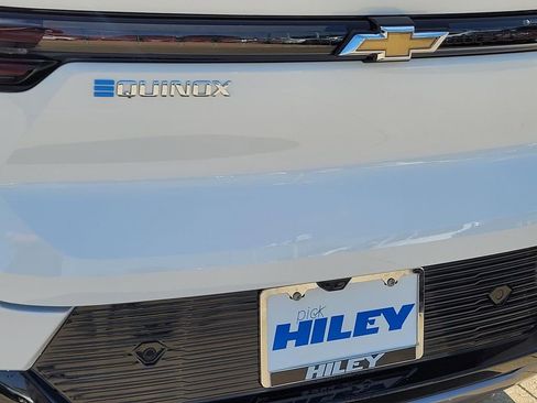 New 2025 Chevrolet Equinox EV LT image 4