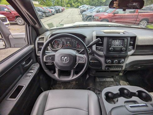 New 2024 RAM 5500 Tradesman w/ Chrome Appearance Group image 18