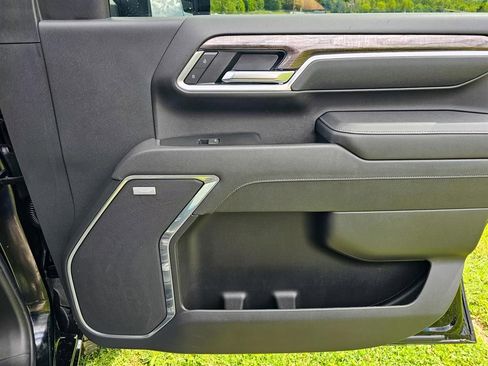 Used 2025 Chevrolet Silverado 2500 LTZ w/ Trail Boss Package image 46