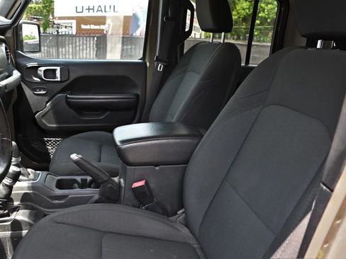 Used 2020 Jeep Gladiator Sport w/ Quick Order Package 24S AWD/4WD image 13