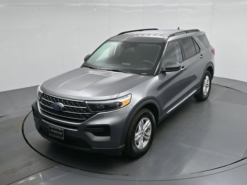 Certified 2022 Ford Explorer XLT w/ Class IV Trailer Tow Package image 40