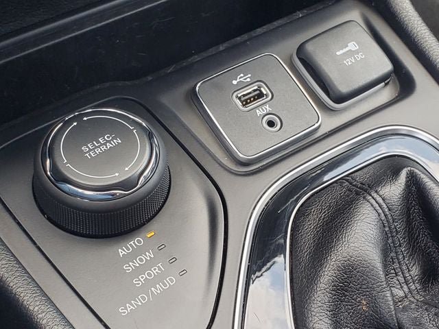 Used 2019 Jeep Cherokee Limited w/ Trailer Tow Group AWD/4WD image 21