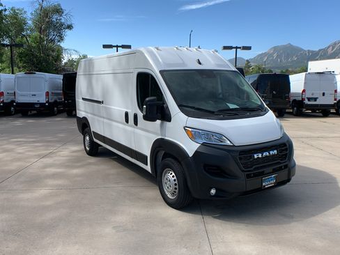 Used 2024 RAM ProMaster 2500 w/ Safety Group FWD image 7