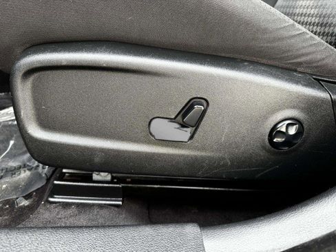 Used 2019 Dodge Charger Scat Pack w/ Navigation & Travel Group image 19