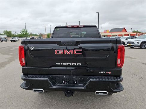 Used 2025 GMC Sierra 1500 AT4 w/ AT4 Premium Package AWD/4WD image 4