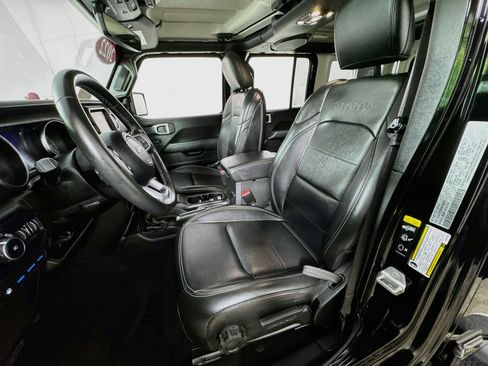 Used 2022 Jeep Wrangler Unlimited Sahara AWD/4WD image 13