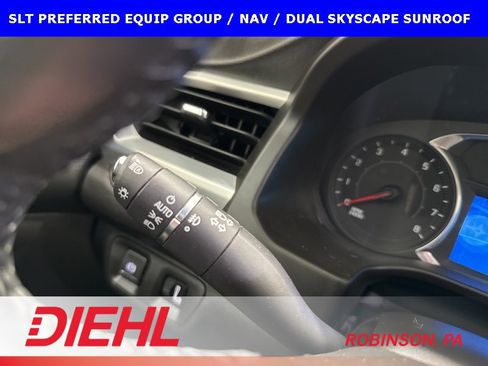 Used 2018 GMC Acadia SLT image 28