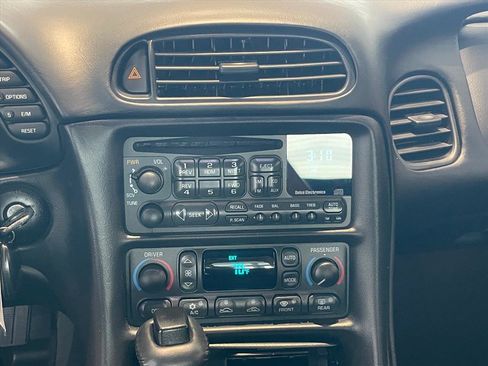Used 2003 Chevrolet Corvette Coupe w/ Preferred Equipment Group RWD image 13