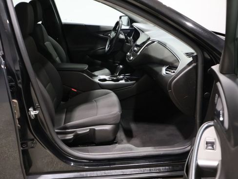 Used 2018 Chevrolet Malibu LT image 21
