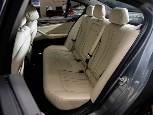Used 2018 BMW 530i w/ Premium Package RWD image 48