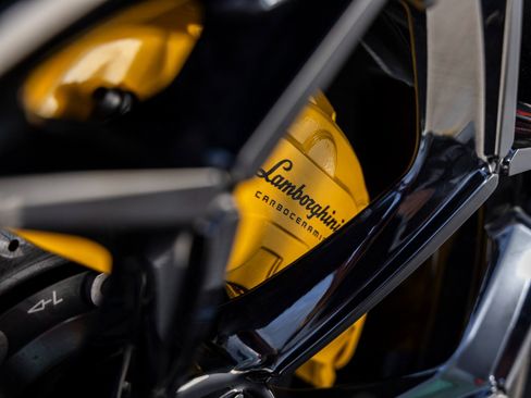 Used 2024 Lamborghini Urus Performante image 23