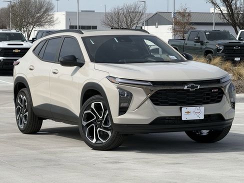 New 2026 Chevrolet Trax RS w/ Sunroof Package image 2