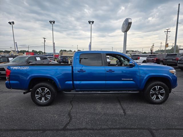 Used 2016 Toyota Tacoma TRD Sport w/ Premium & Technology Package AWD/4WD image 9