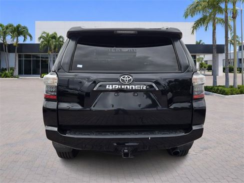 Used 2018 Toyota 4Runner SR5 image 6