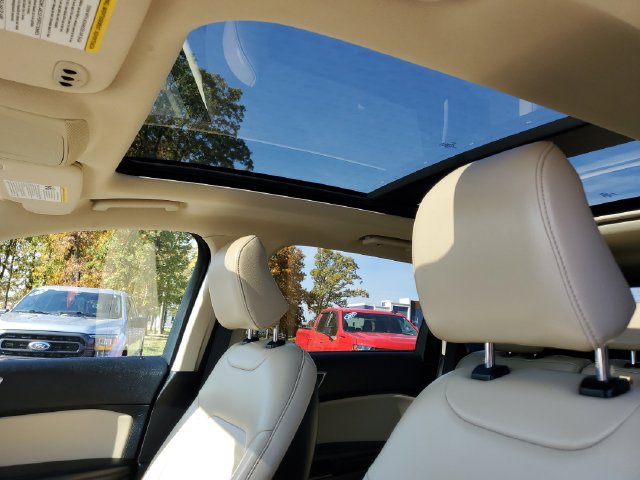 Certified 2024 Ford Edge SEL w/ Convenience Package AWD/4WD image 10