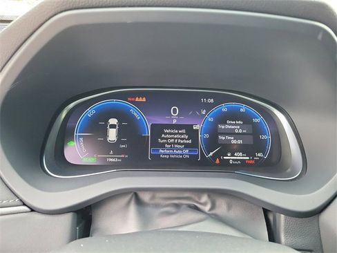 Used 2024 Toyota Venza LE image 16