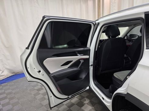 Certified 2025 Volkswagen Tiguan SE image 26