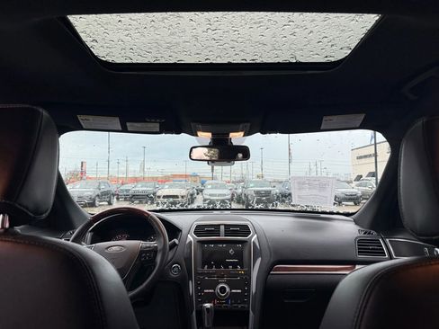 Used 2018 Ford Explorer Platinum image 48